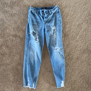 Hollister Ultra high rise mom jean